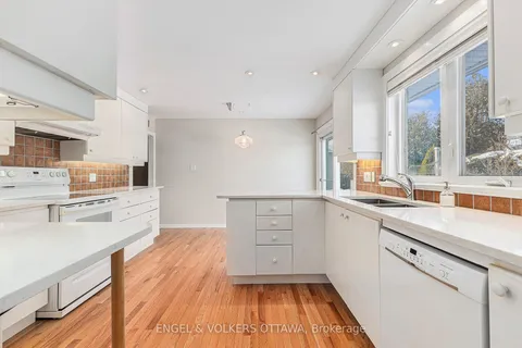 1930 Fairmeadow Cres, Alta Vista and Area, ON K1H 7B9