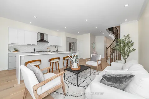 59 MADELON Dr, Barrhaven, ON K2J 5C4