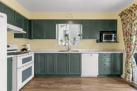 9 Waterview Crt, Welland, ON L3C 4R7