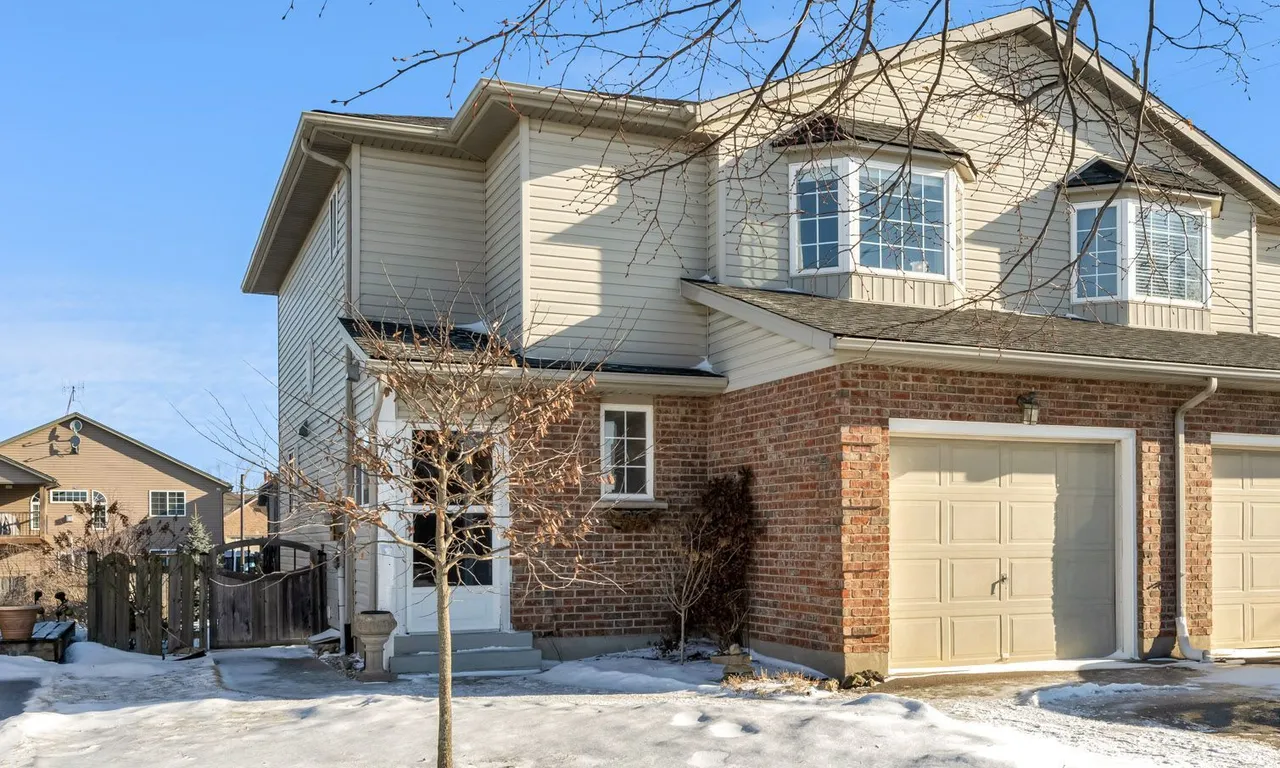 9 Waterview Crt, Welland, ON L3C 4R7