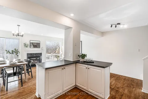 2072 P Ave, Alta Vista and Area, ON K1G 6G7