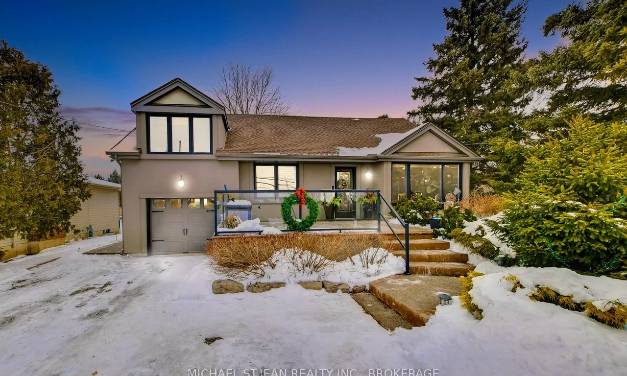 8494 20 Rd, Hamilton, ON L9B 1H6