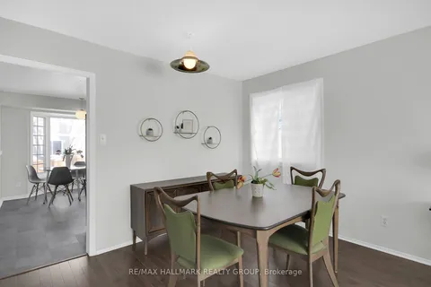 4 Sewell Way, Kanata, ON K2L 2W5