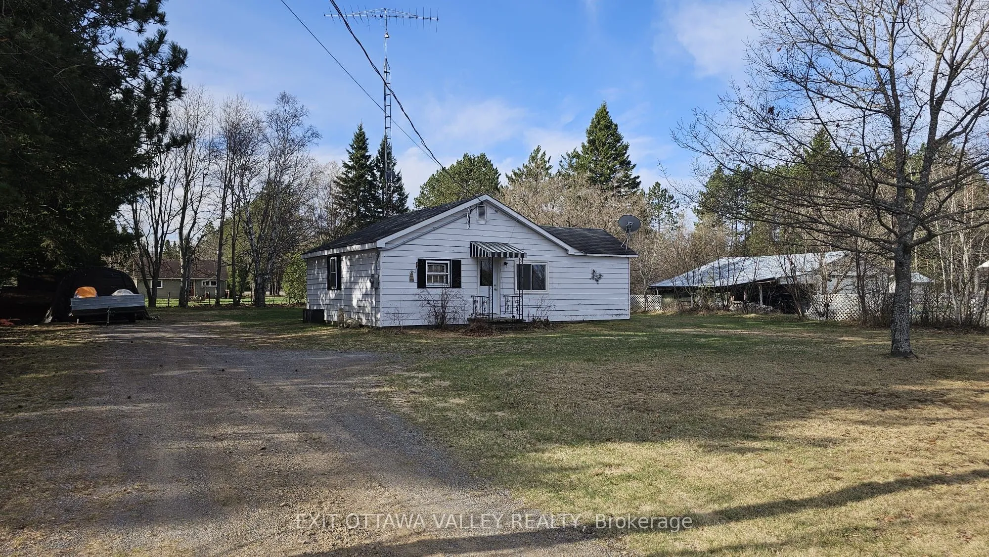 51 Major Lake Road, South Algonquin, ON K0J 2C0