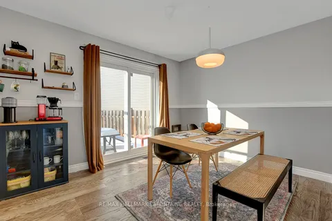 919 Lawnsberry Dr, Orleans - Cumberland and Area, ON K1E 1Y2