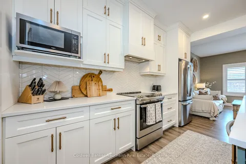 118 Simmonds Dr, Guelph, ON N1E 0S3