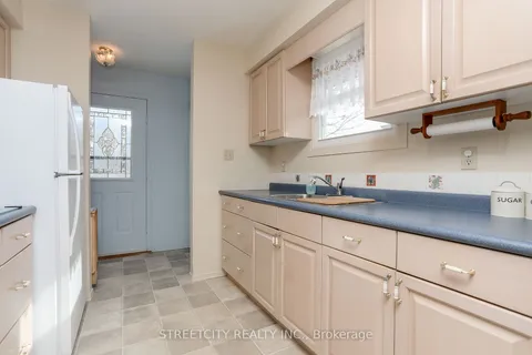 383 Speight Blvd, London, ON N5V 3J8