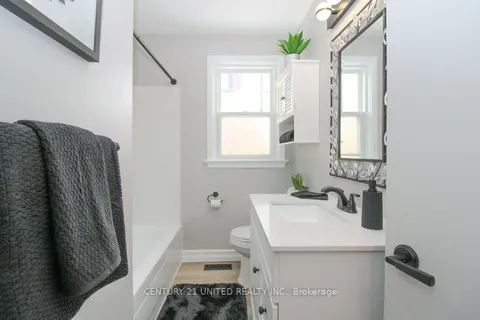 251 Mcgill St, Peterborough, ON K9J 1W4