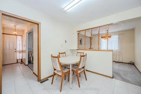 37 Tuerr Dr, Kitchener, ON N2E 2L9