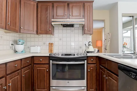 6 Parks Edge Cres, London, ON N6K 3P6