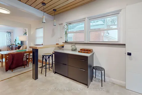 1242 Dundas St, London, ON N5W 3B2