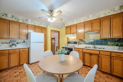 100 Boniface Ave, Kitchener, ON N2C 1L9