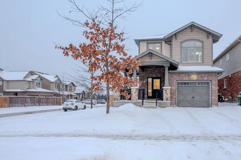 225 Goodwin Dr, Guelph, ON N1L 0K1