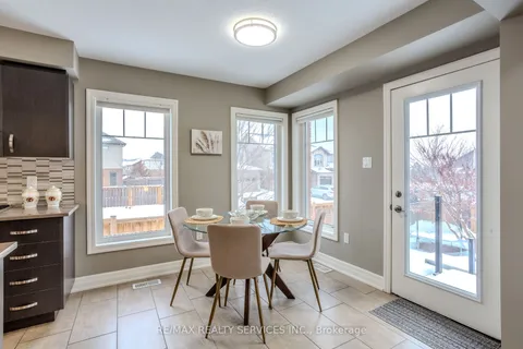 225 Goodwin Dr, Guelph, ON N1L 0K1