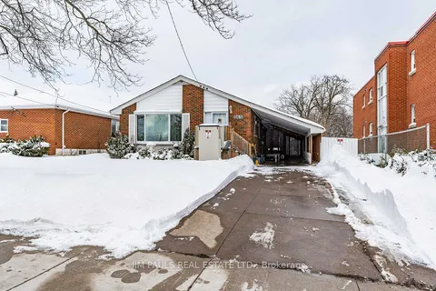 969 Mohawk Rd, Hamilton, ON L8T 2R9