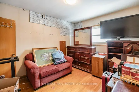 969 Mohawk Rd, Hamilton, ON L8T 2R9