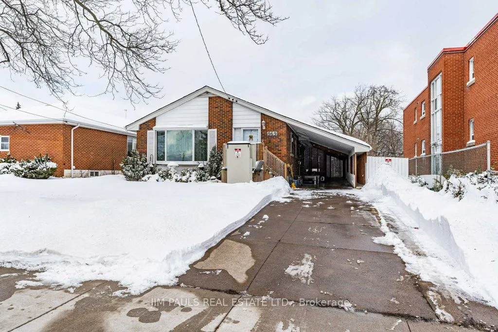 969 Mohawk Rd, Hamilton, ON L8T 2R9