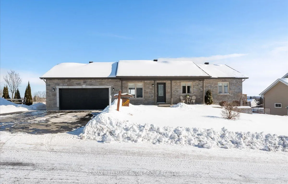 1757 Celine St, Clarence-Rockland, ON K0A 1N0