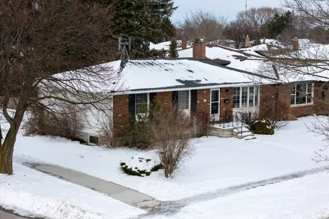 26 Page Drive, Welland, ON L3C 6E4