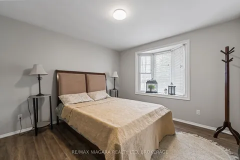 26 Page Drive, Welland, ON L3C 6E4