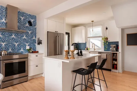 75 York St, St. Catharines, ON L2R 6C8