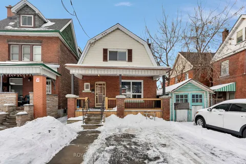 8 Senator Ave, Hamilton, ON L8L 1Z4