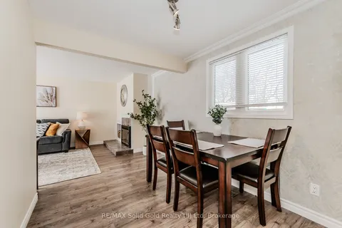 74 Rolling Meadows Dr, Kitchener, ON N2N 1T6