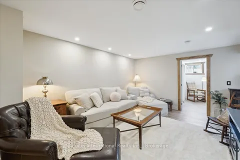 1020 Stephens Bay Road, Bracebridge, ON P1L 1X2