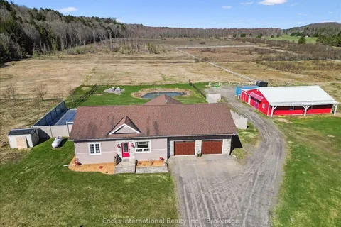 1020 Stephens Bay Road, Bracebridge, ON P1L 1X2