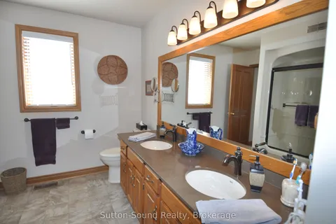 735 15th St. A West Street, Owen Sound, ON N4K 6V7