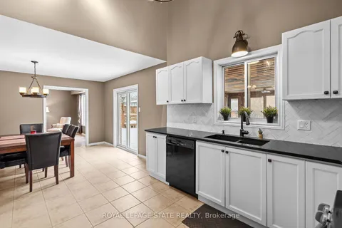 45 Tartan Dr, Haldimand, ON N3W 2N3