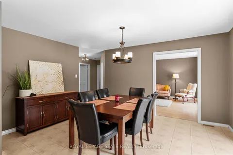 45 Tartan Dr, Haldimand, ON N3W 2N3