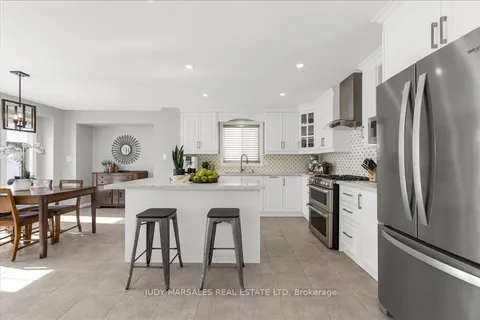 12 Holkham Ave, Hamilton, ON L9K 1P1