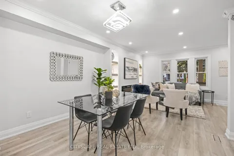 251 London St, Hamilton, ON L8K 2H1