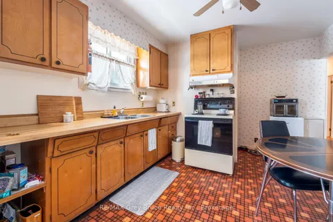 515 22nd St, Owen Sound, ON N4K 4G2