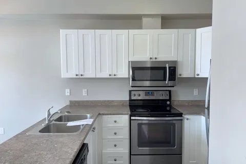 21 Diana Avenue, Brantford, ON N3T 0G7
