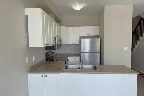 21 Diana Avenue, Brantford, ON N3T 0G7