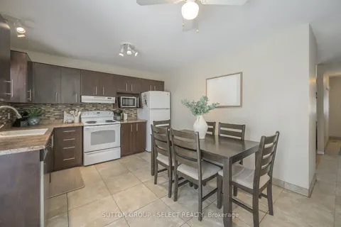 150 Golfdale Cres, London, ON N6C 5X4