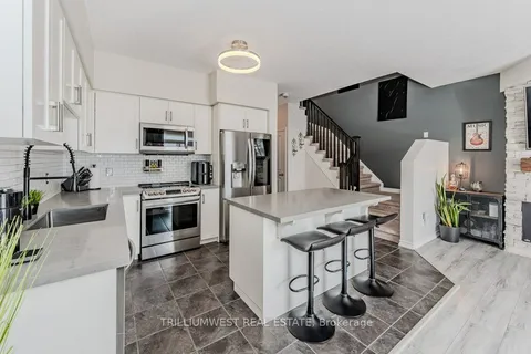 127 Law Dr, Guelph, ON N1E 0H5