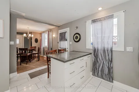 555 Sprucehill Ave, Waterloo, ON N2L 4V8
