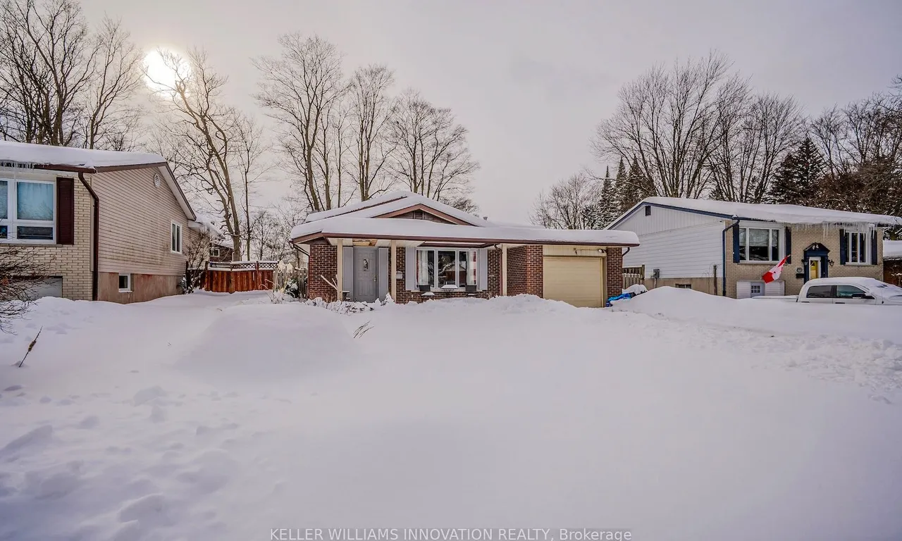555 Sprucehill Ave, Waterloo, ON N2L 4V8