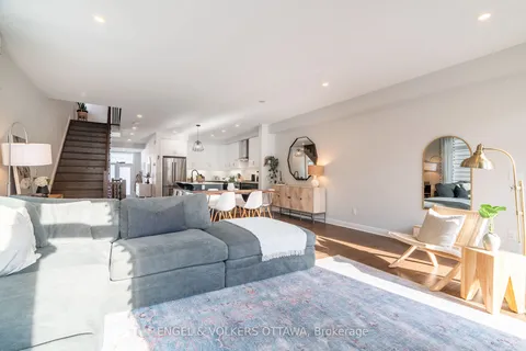 516 Chene Way, Manor Park - Cardinal Glen and Area, ON K1K 4Y9
