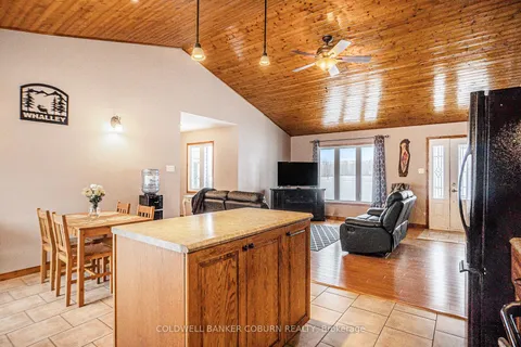 14935 Sandtown Rd, South Stormont, ON K0C 1Y0