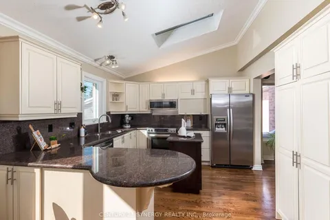 10 Forest Heights Ave, Stittsville - Munster - Richmond, ON K2S 0R4