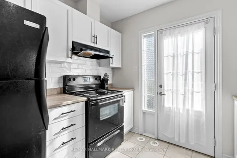 1554 Haydon Circ, Barrhaven, ON K2J 0K5