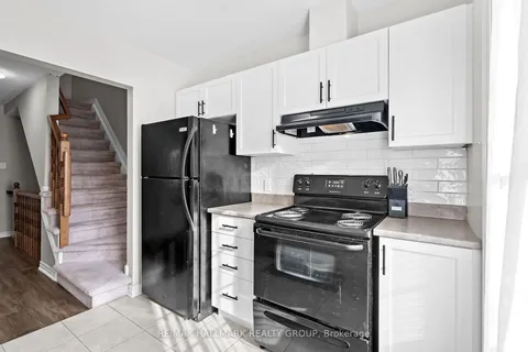 1554 Haydon Circ, Barrhaven, ON K2J 0K5