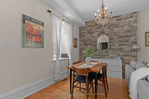 21 Earl St, Kingston, ON K7L 2G4