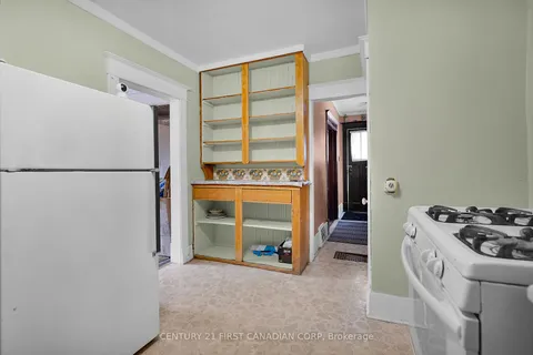 5 Beechwood Pl, London, ON N6C 1H8