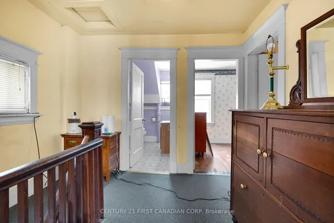 5 Beechwood Pl, London, ON N6C 1H8