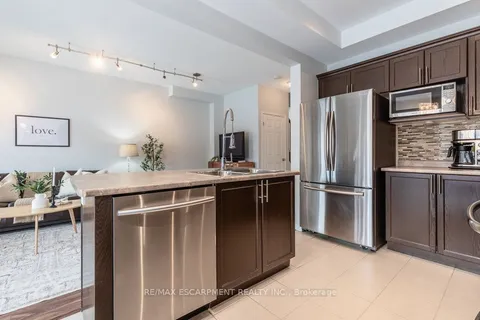 41 BANKFIELD Cres, Hamilton, ON L8J 0C1